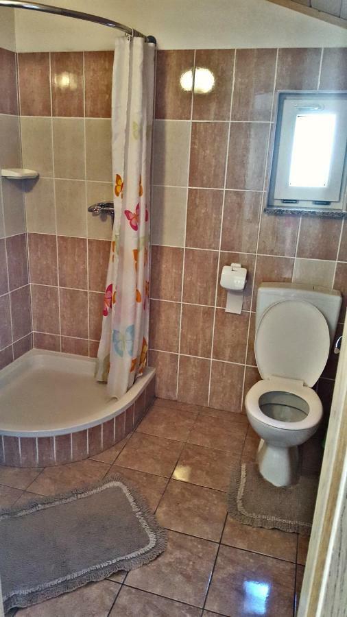 Apartments Anita スィビニ・クルンポスキ エクステリア 写真